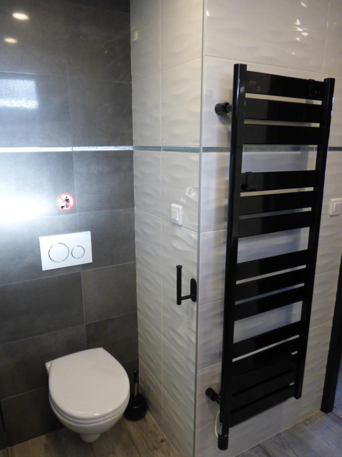 보므 레 다므 La Colline Aux Yeux Doubs B&B 외부 사진