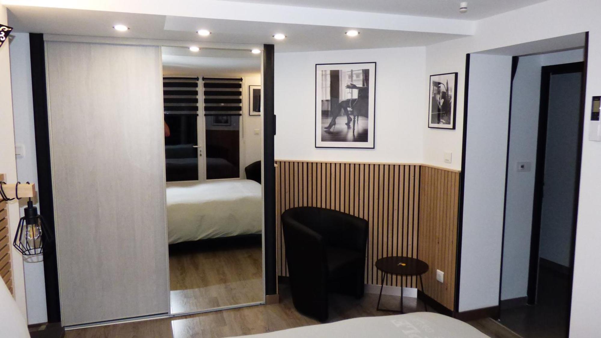 보므 레 다므 La Colline Aux Yeux Doubs B&B 외부 사진