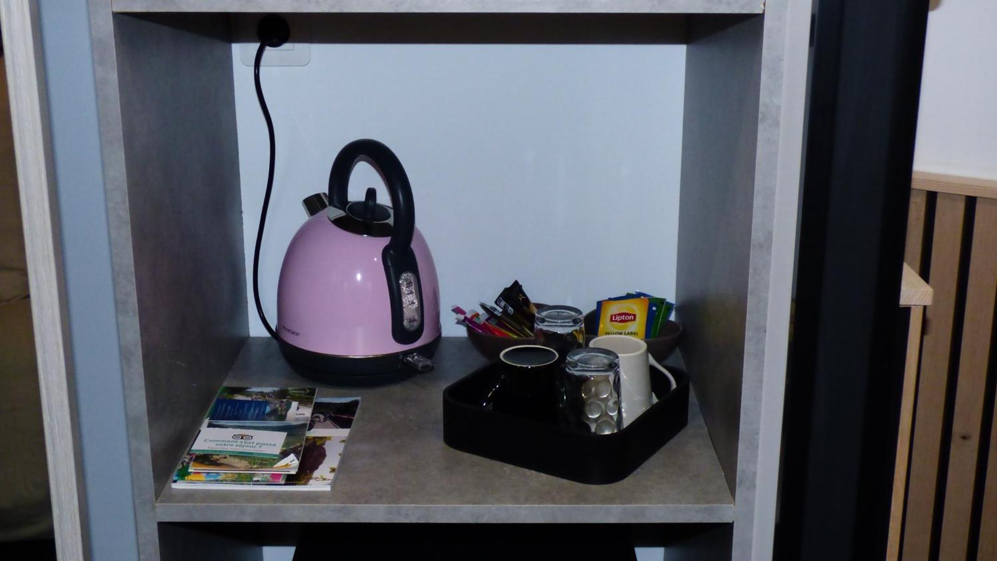 보므 레 다므 La Colline Aux Yeux Doubs B&B 외부 사진