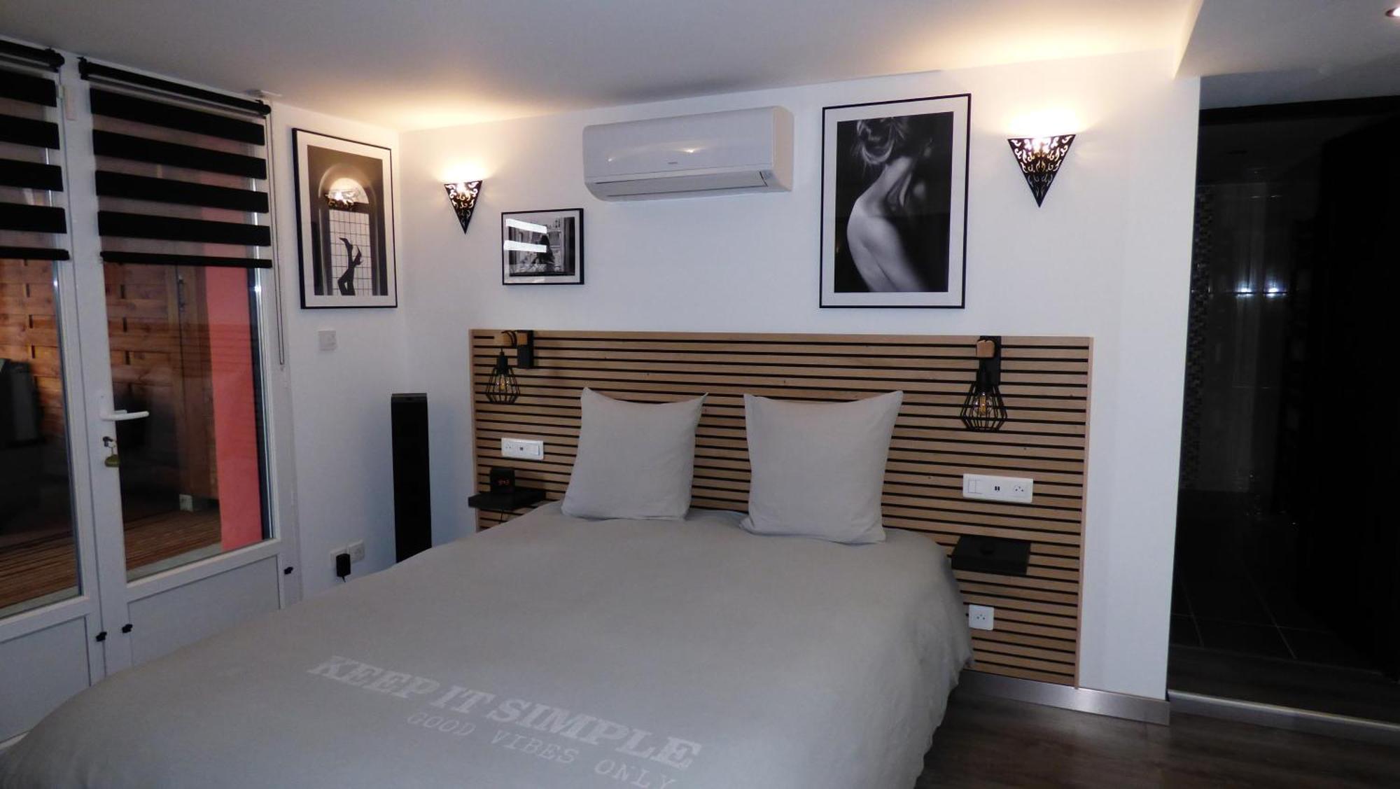 보므 레 다므 La Colline Aux Yeux Doubs B&B 외부 사진