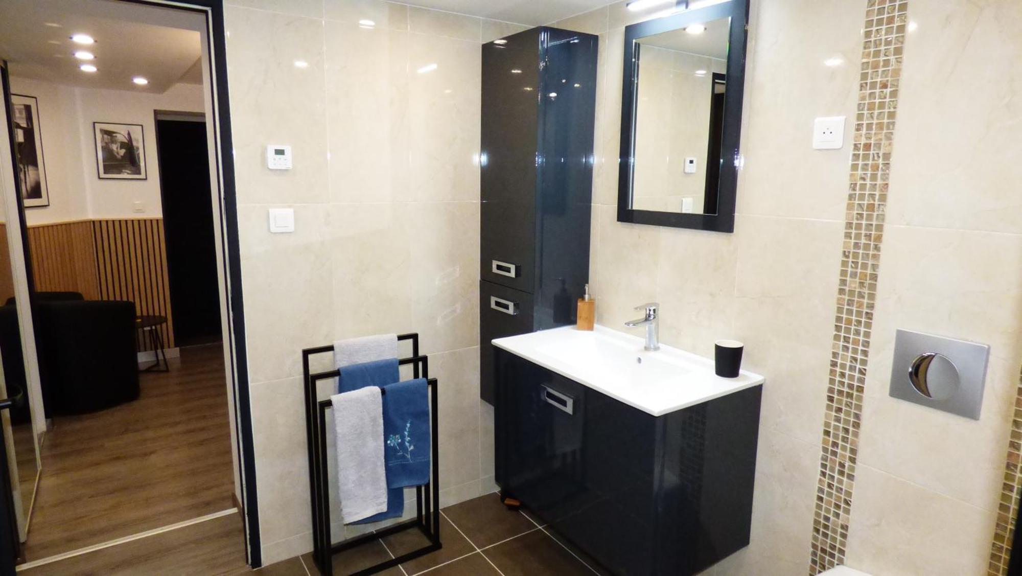 보므 레 다므 La Colline Aux Yeux Doubs B&B 외부 사진