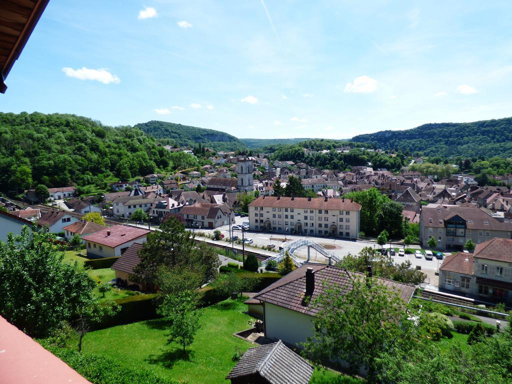 보므 레 다므 La Colline Aux Yeux Doubs B&B 외부 사진