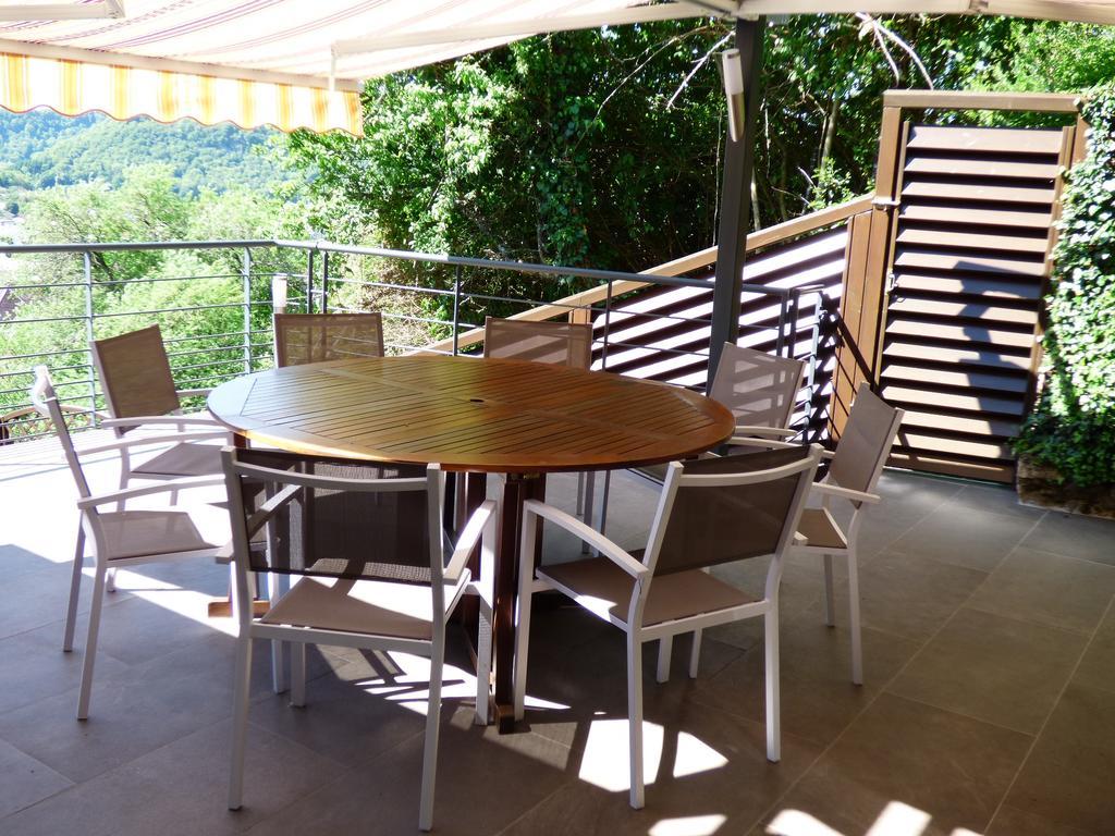 보므 레 다므 La Colline Aux Yeux Doubs B&B 외부 사진