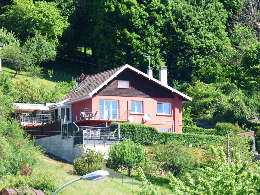 보므 레 다므 La Colline Aux Yeux Doubs B&B 외부 사진