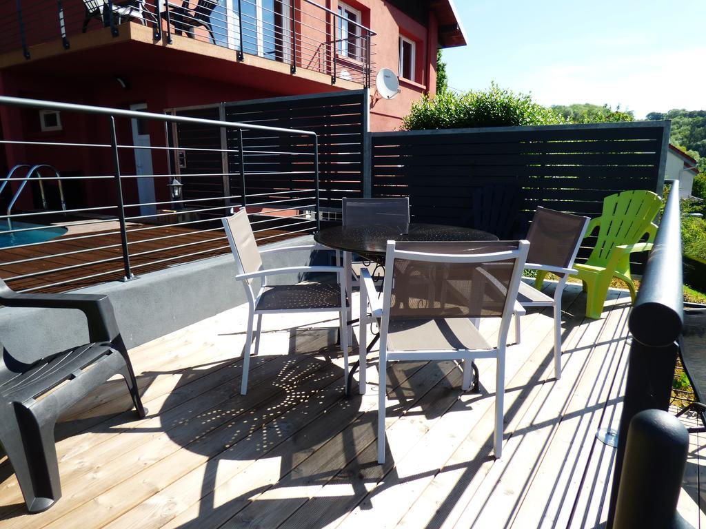보므 레 다므 La Colline Aux Yeux Doubs B&B 외부 사진