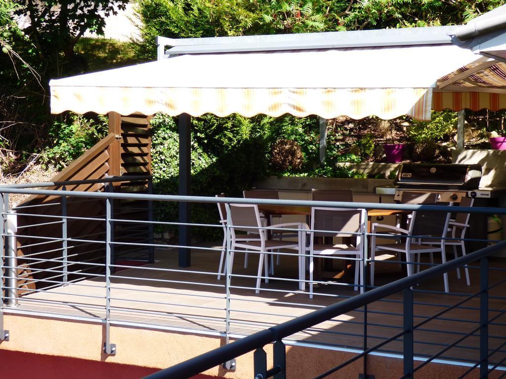 보므 레 다므 La Colline Aux Yeux Doubs B&B 외부 사진