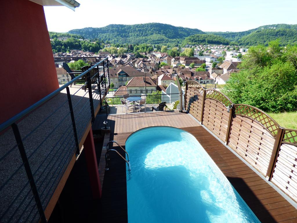 보므 레 다므 La Colline Aux Yeux Doubs B&B 외부 사진