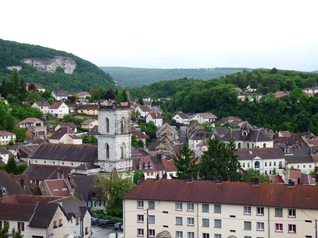 보므 레 다므 La Colline Aux Yeux Doubs B&B 외부 사진